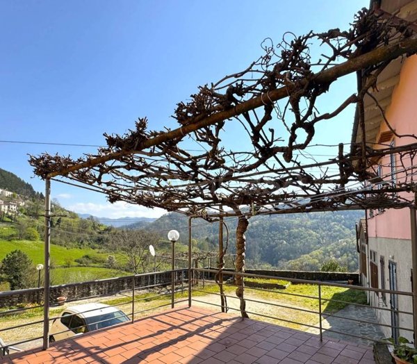 casa indipendente in vendita a Cantagallo