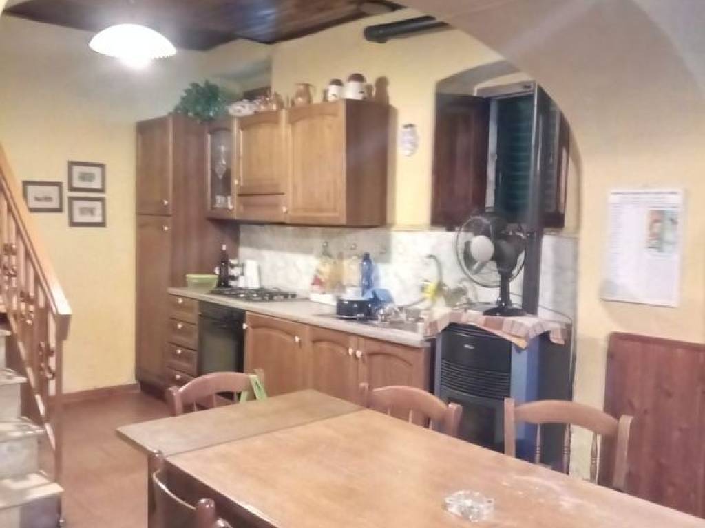 casa indipendente in vendita a Cantagallo in zona Usella