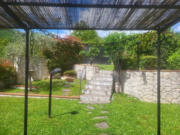 casa indipendente in vendita a Cantagallo