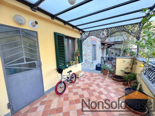 casa indipendente in vendita a Cantagallo in zona Carmignanello