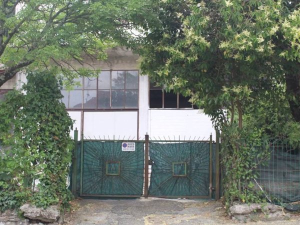 negozio in vendita a Cantagallo in zona Migliana