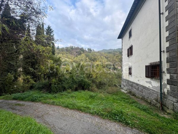 appartamento in vendita a Cantagallo in zona Carmignanello