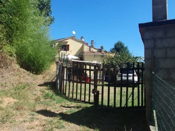 casa indipendente in vendita a Cantagallo in zona Luicciana