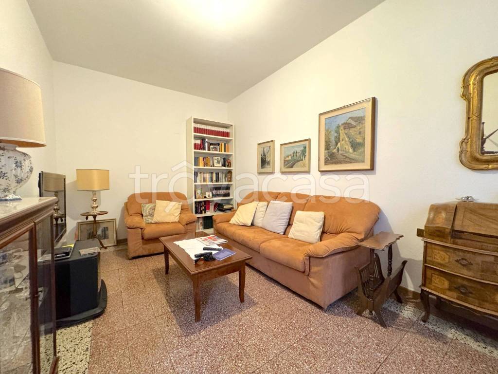 casa indipendente in vendita a Cantagallo in zona Carmignanello