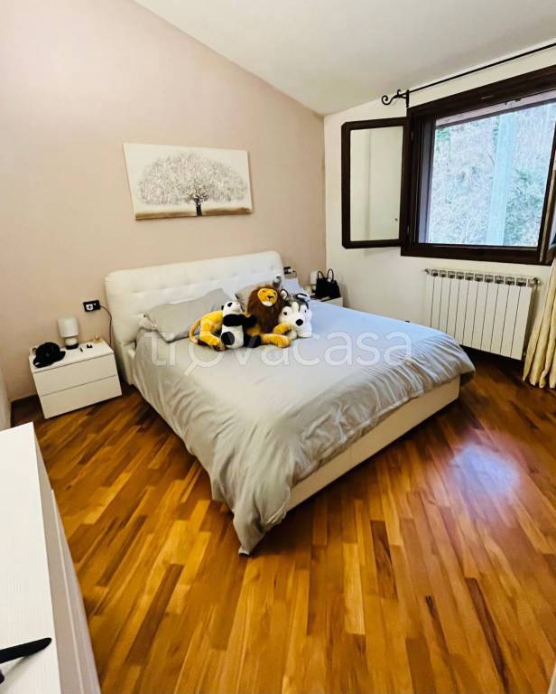 appartamento in vendita a Cantagallo in zona Carmignanello