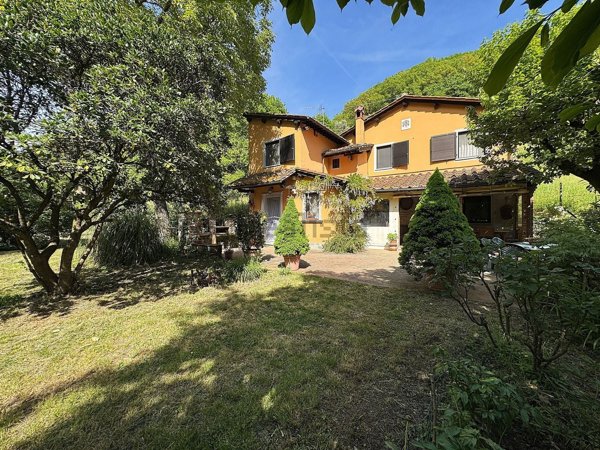 casa indipendente in vendita a Cantagallo in zona Carmignanello