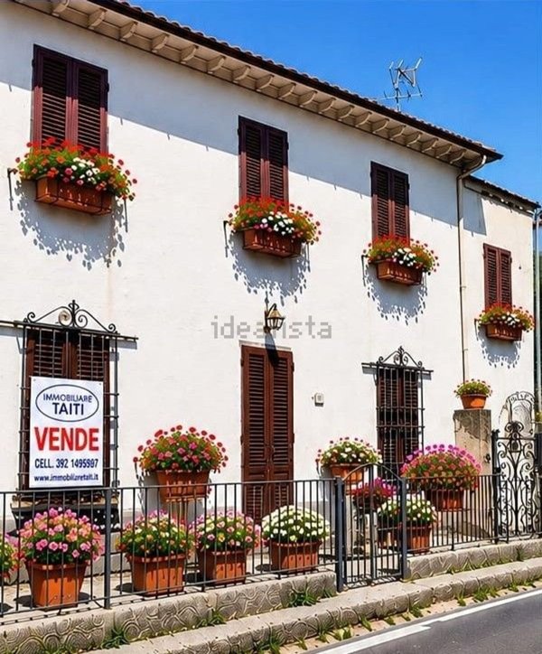 casa indipendente in vendita a Cantagallo in zona Carmignanello