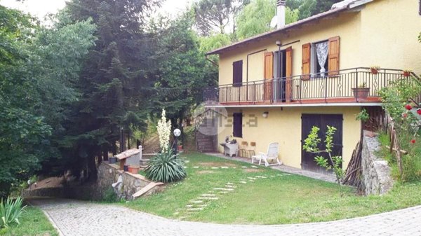 casa indipendente in vendita a Cantagallo in zona Luicciana