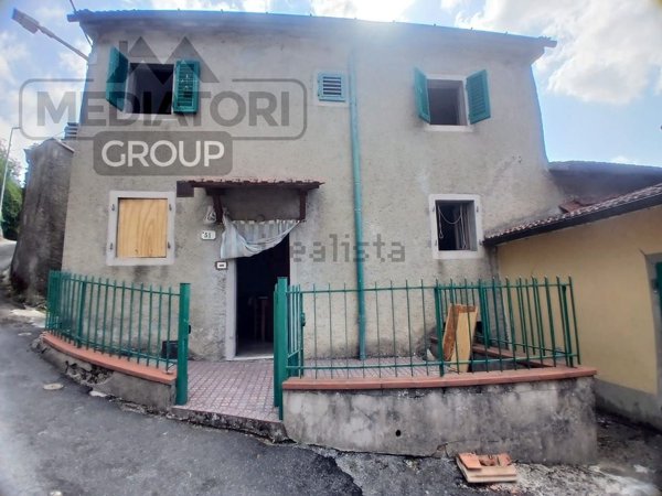casa indipendente in vendita a Cantagallo in zona Luicciana