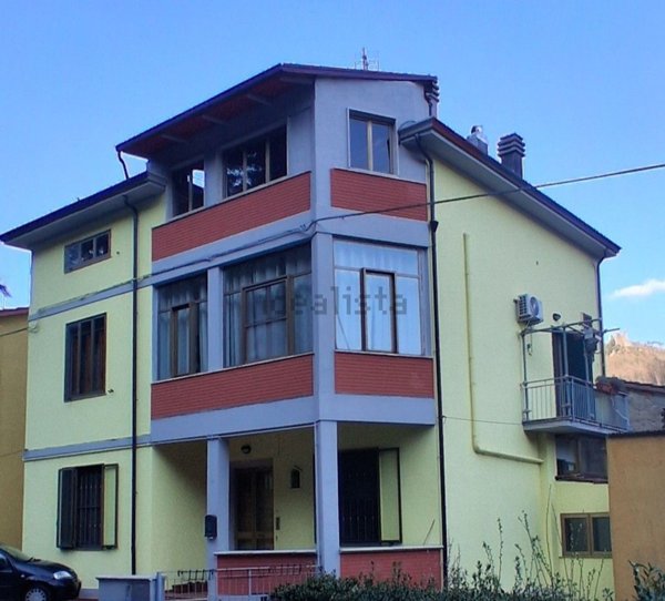casa indipendente in vendita a Cantagallo in zona Carmignanello