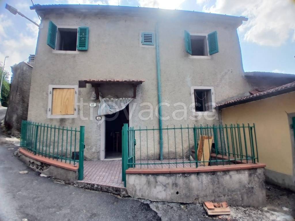 casa indipendente in vendita a Cantagallo in zona Luicciana