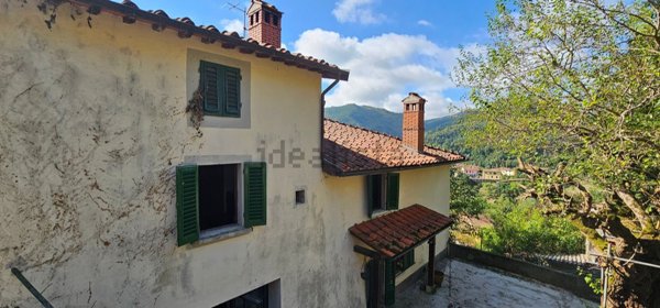 casa indipendente in vendita a Cantagallo in zona Luicciana