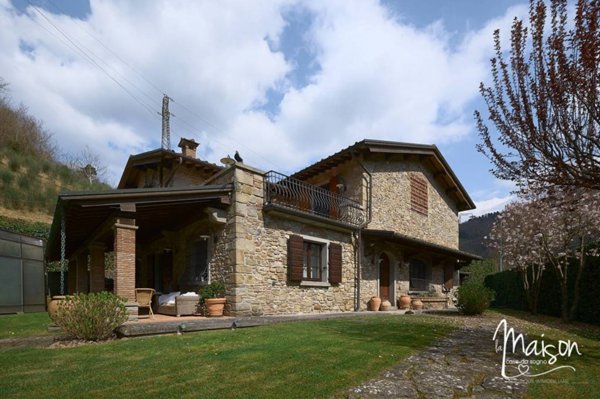 casa indipendente in vendita a Cantagallo in zona Carmignanello