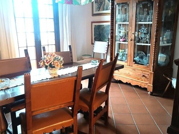 casa indipendente in vendita a Carmignano