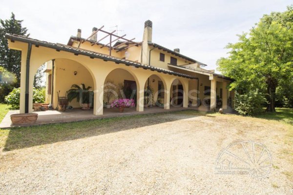 casa indipendente in vendita a Carmignano