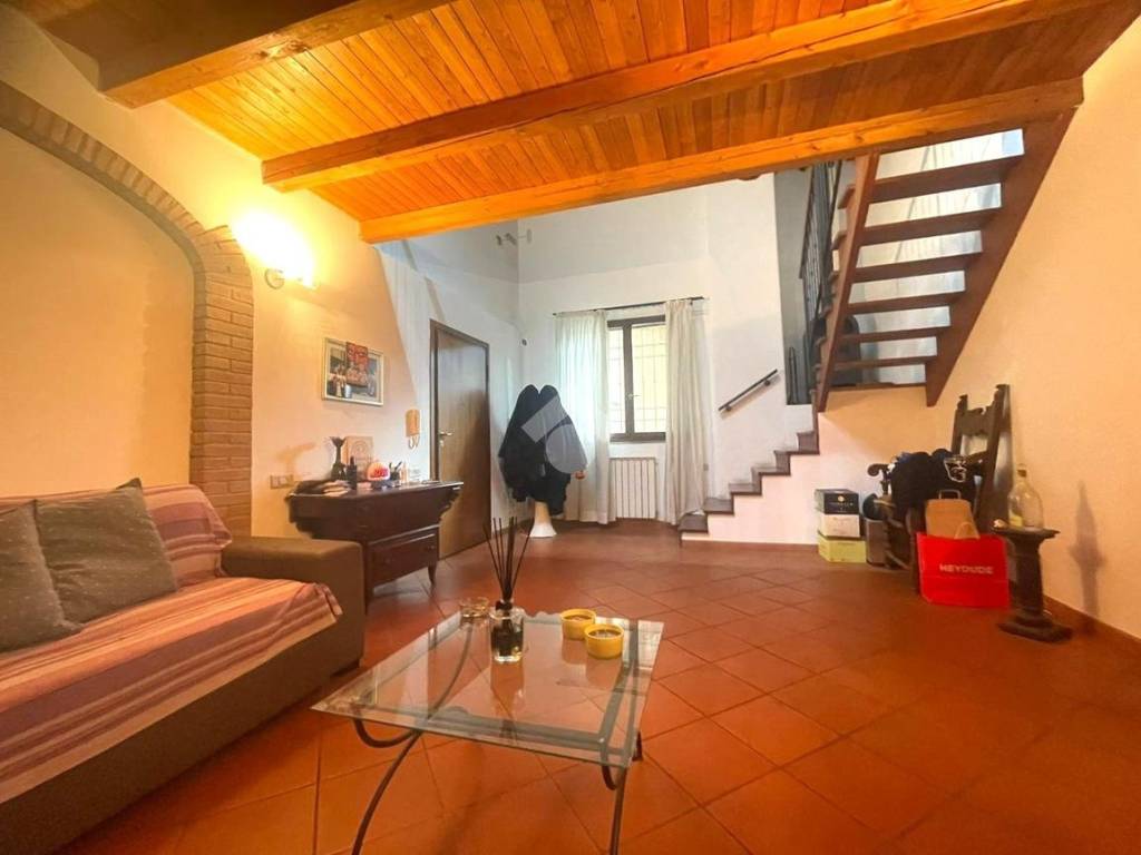 casa indipendente in vendita a Carmignano