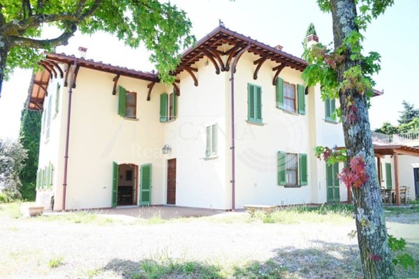 casa indipendente in vendita a Carmignano
