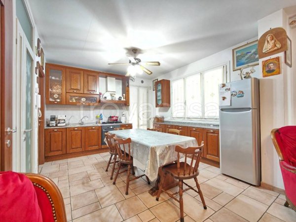 casa indipendente in vendita a Carmignano