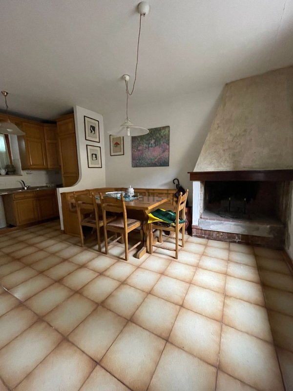 casa indipendente in vendita a Carmignano