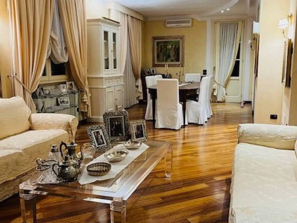 casa indipendente in vendita a Carmignano