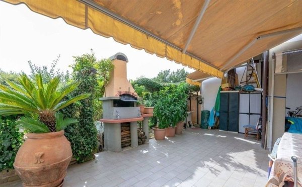 casa indipendente in vendita a Carmignano