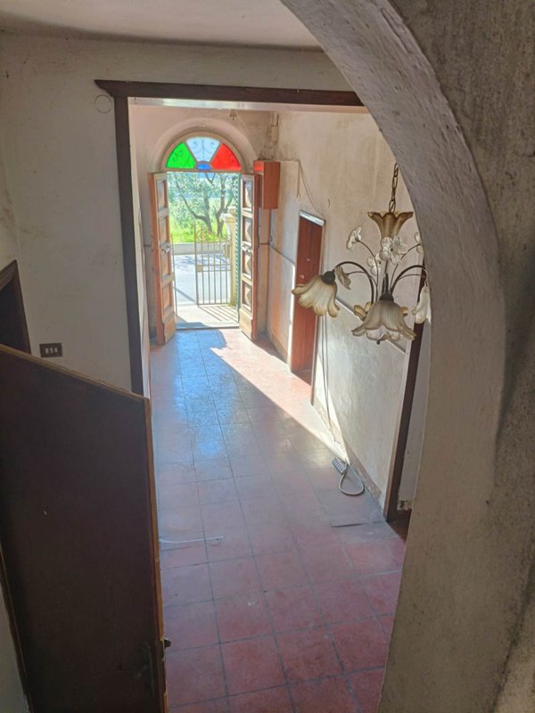 casa indipendente in vendita a Carmignano