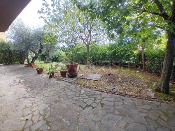casa indipendente in vendita a Carmignano