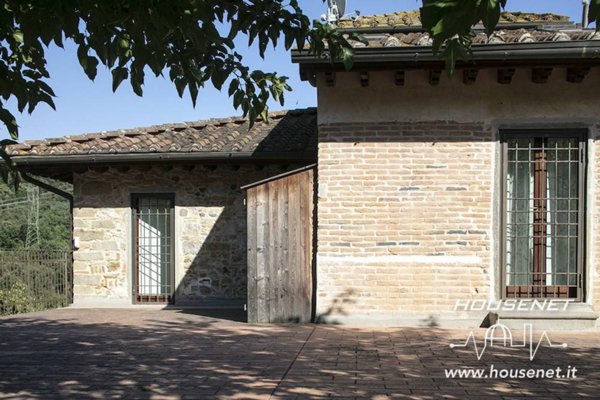 casa indipendente in vendita a Carmignano