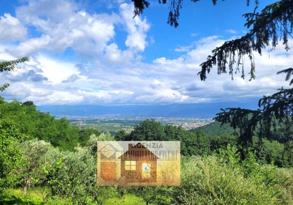 casa indipendente in vendita a Carmignano