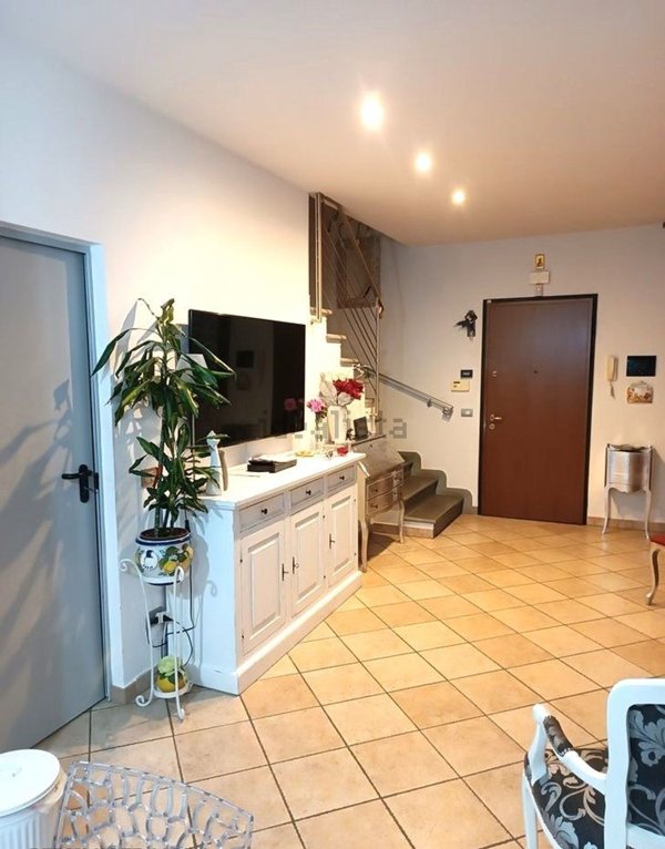 casa indipendente in vendita a Carmignano