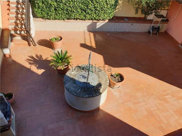 casa indipendente in vendita a Carmignano