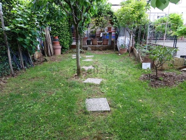 casa indipendente in vendita a Carmignano