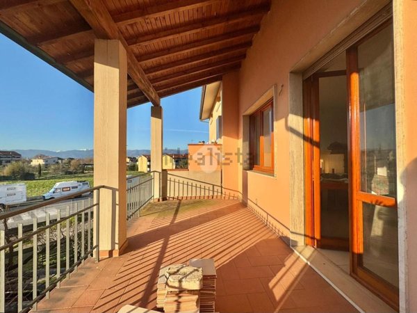 casa indipendente in vendita a Carmignano