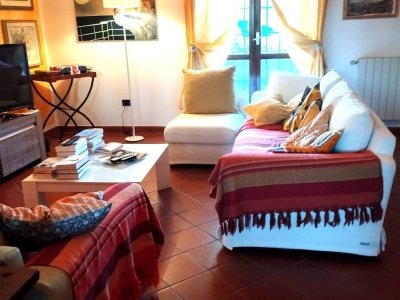 casa indipendente in vendita a Carmignano
