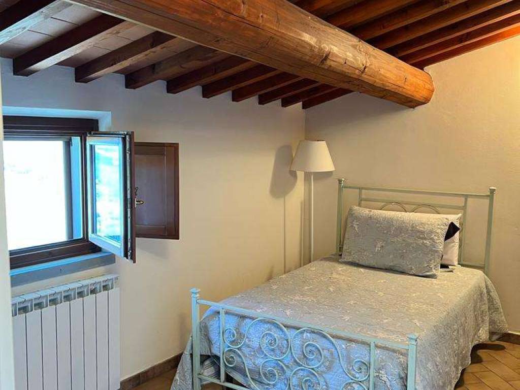 casa indipendente in vendita a Carmignano