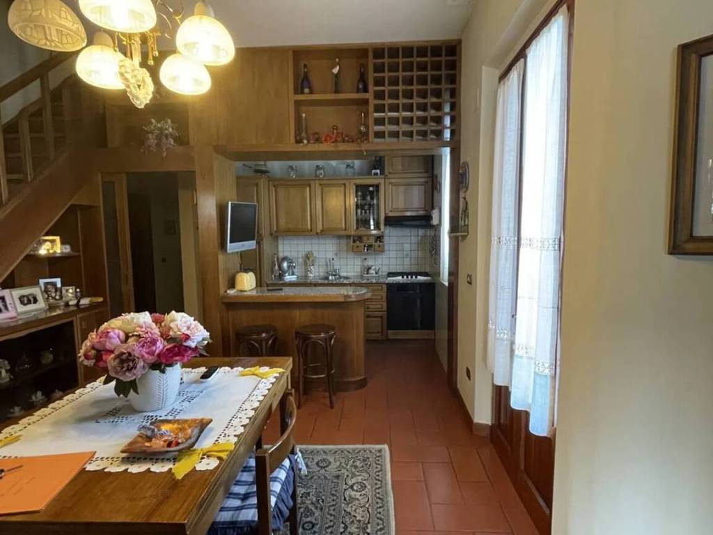 casa indipendente in vendita a Carmignano