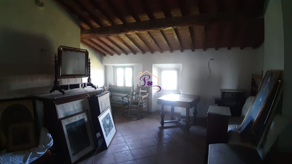 casa indipendente in vendita a Carmignano