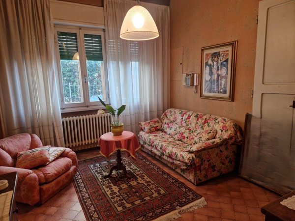 casa indipendente in vendita a Carmignano