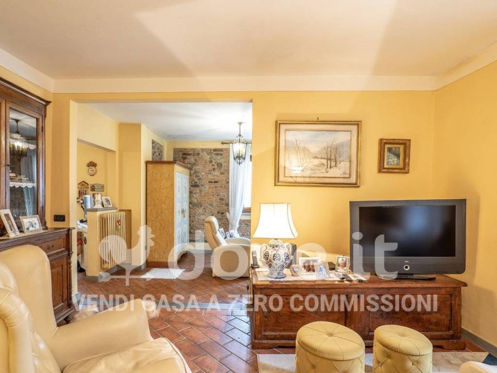casa indipendente in vendita a Carmignano