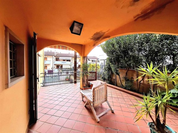 casa indipendente in vendita a Carmignano