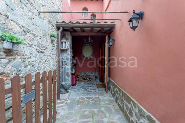 casa indipendente in vendita a Carmignano