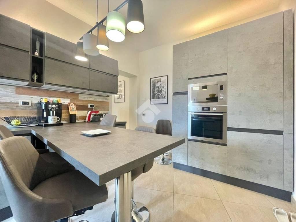 casa indipendente in vendita a Carmignano