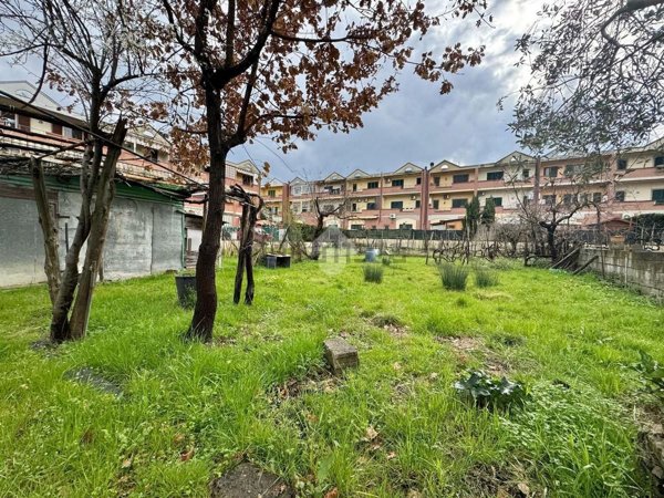 casa indipendente in vendita a Carmignano