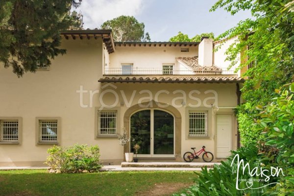 casa indipendente in vendita a Carmignano