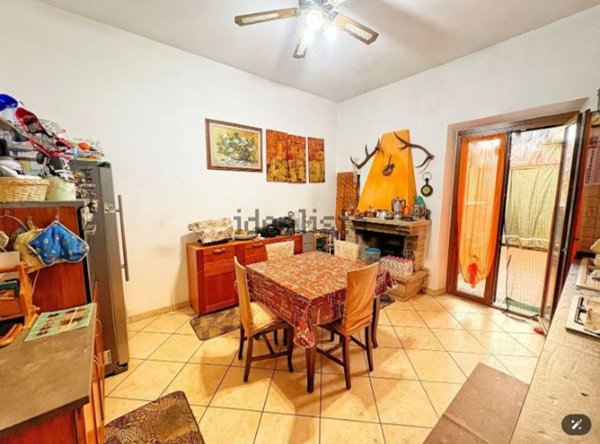 casa indipendente in vendita a Carmignano