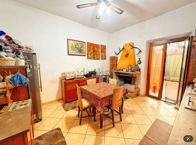 casa indipendente in vendita a Carmignano