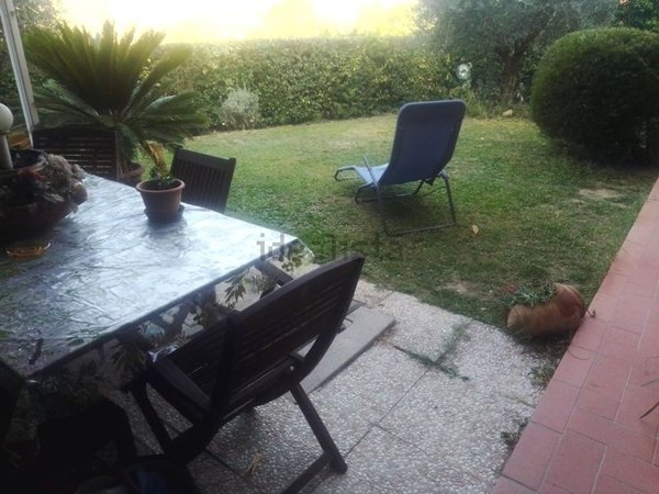 casa indipendente in vendita a Carmignano
