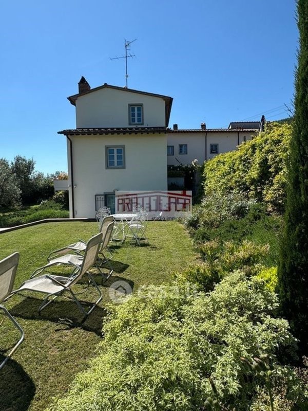 casa indipendente in vendita a Carmignano