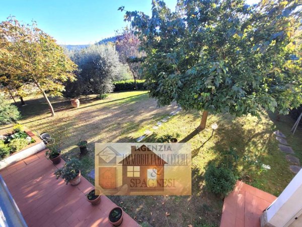 casa indipendente in vendita a Carmignano