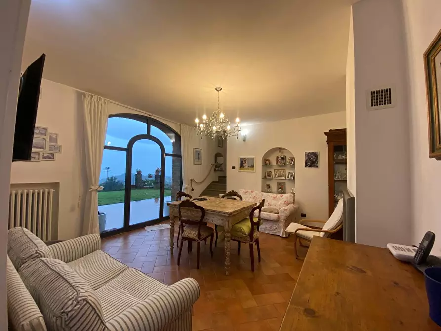 casa semindipendente in vendita a Carmignano